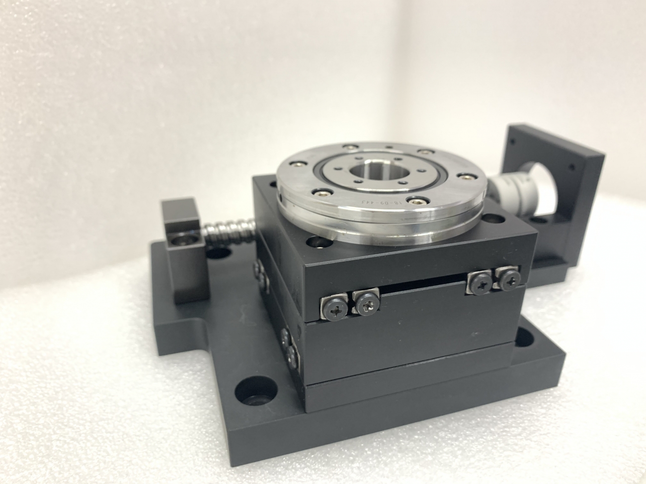 搭配使用為XXY、XXYY、UVW平台
應用:曝光機、貼合機、電測機